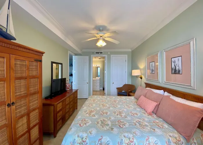 Island Royale P403 By Albvr - Beautiful Beachfront Penthouse Level Condo! Holiday home *
